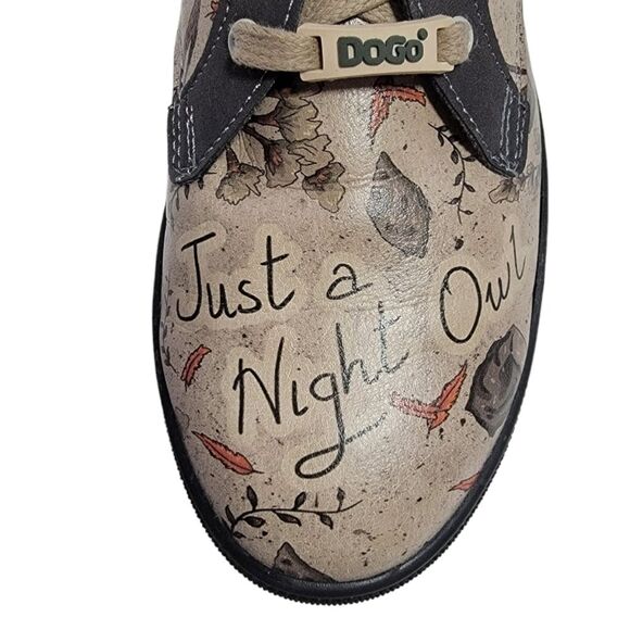 DoGo women vegan leather sneaker size 9 night owl design - Picture 11 of 14